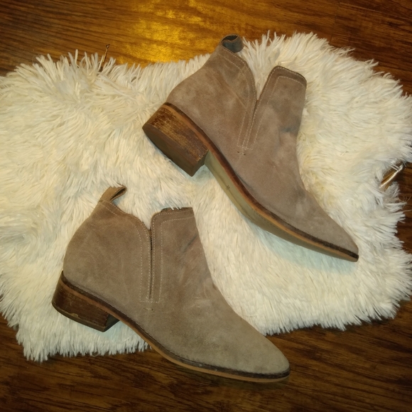 Dolce Vita Suede Tan Tessy Booties - Picture 1 of 15